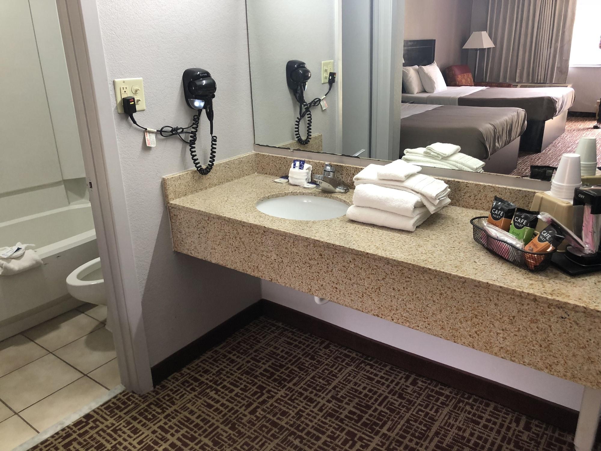 Americas Best Value Inn Brinkley Exterior photo