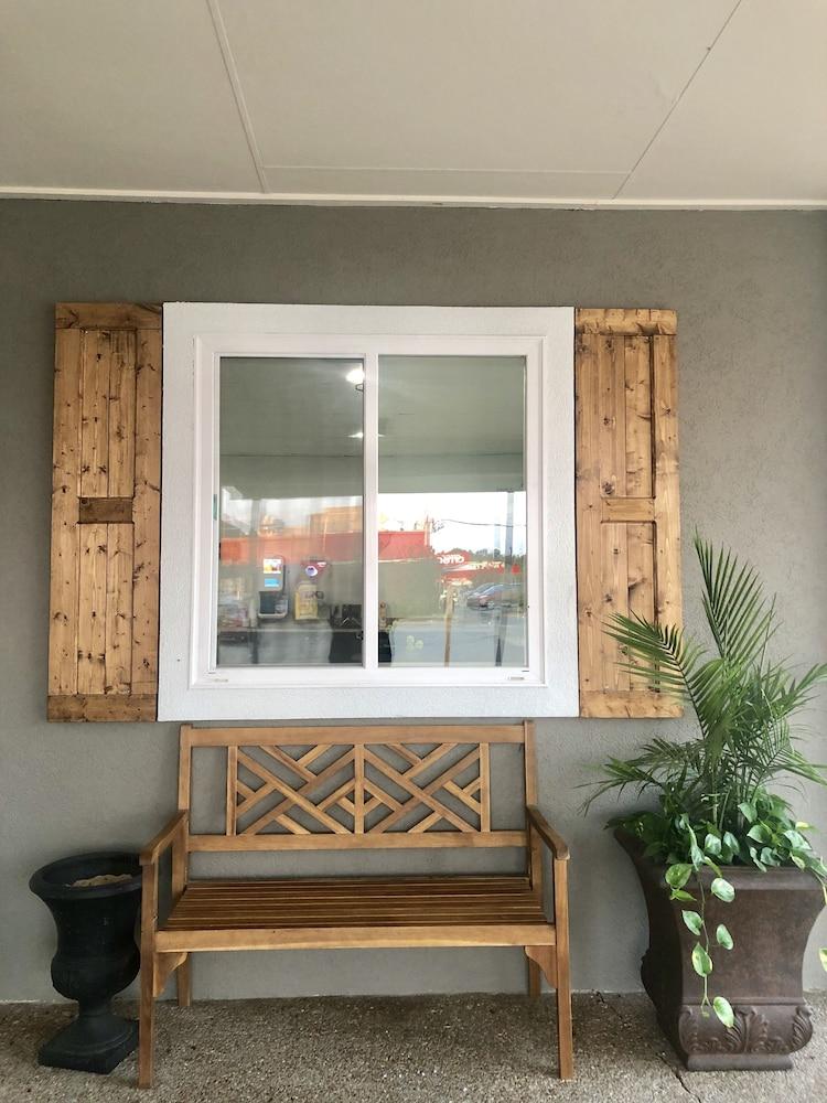 Americas Best Value Inn Brinkley Exterior photo