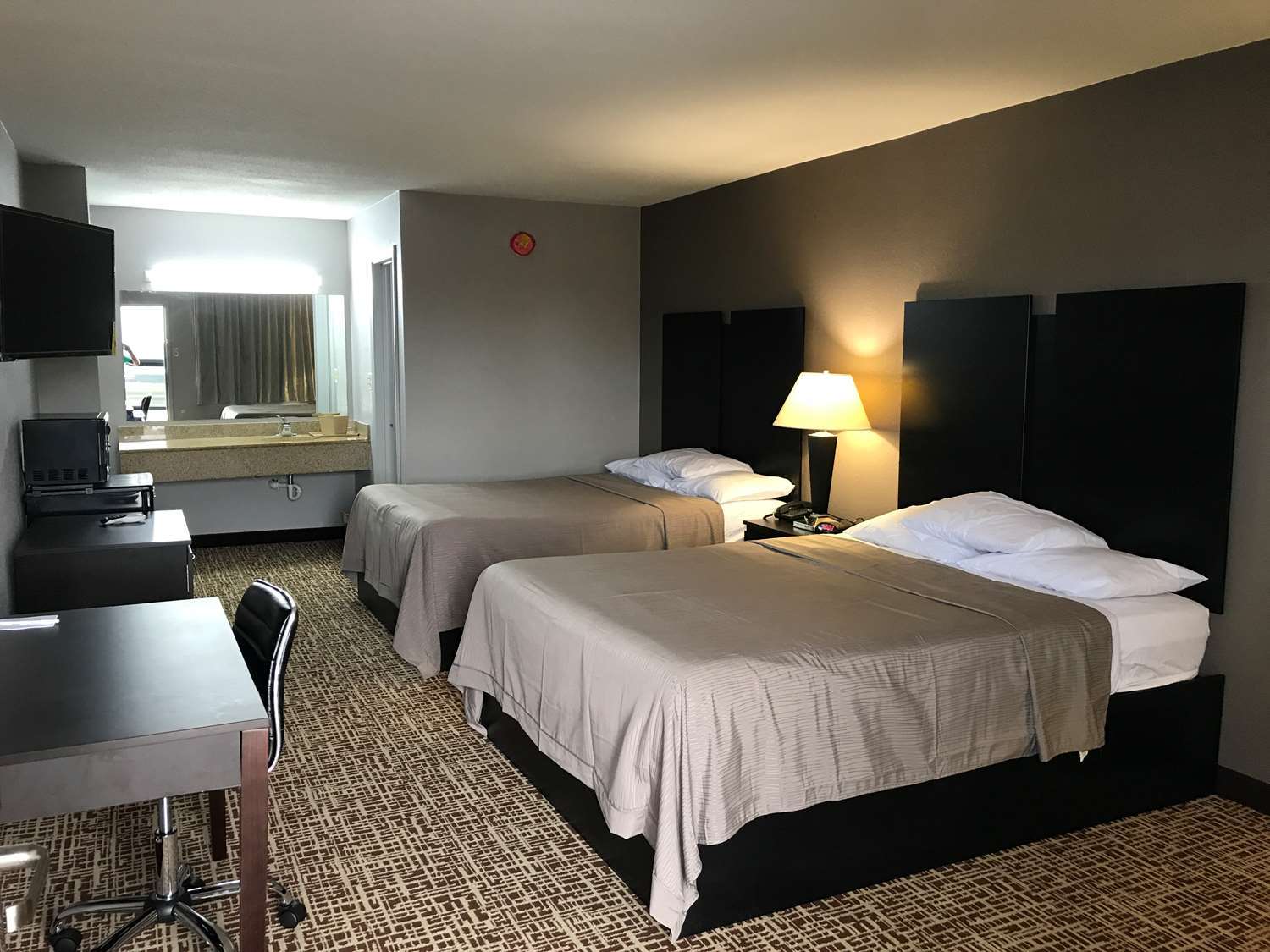 Americas Best Value Inn Brinkley Room photo
