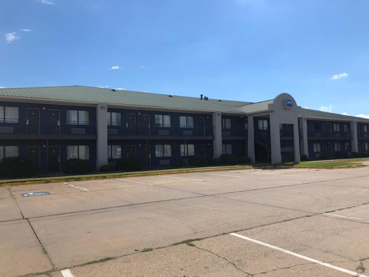 Americas Best Value Inn Brinkley Exterior photo