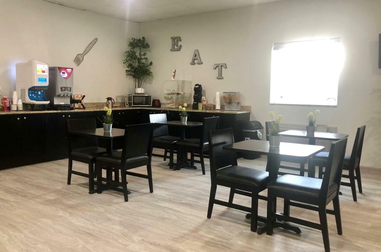 Americas Best Value Inn Brinkley Exterior photo